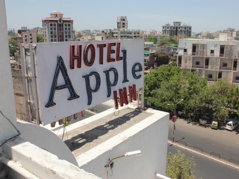 Hotel Apple Inn Ахмедабад Экстерьер фото